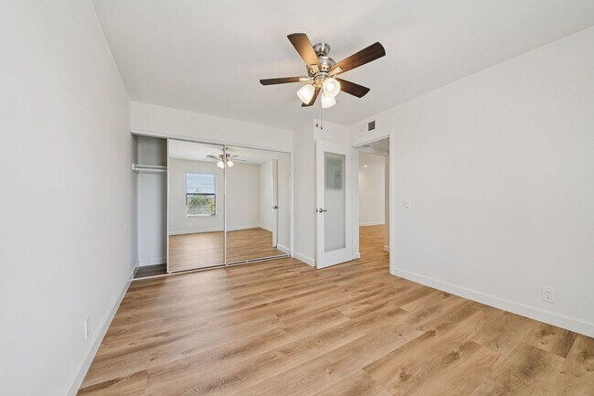 Building Photo - 3BD/2BA Apartment with Laundry In-Unit, Appliances, Tandem Parking & More | 1MO. Free OAC