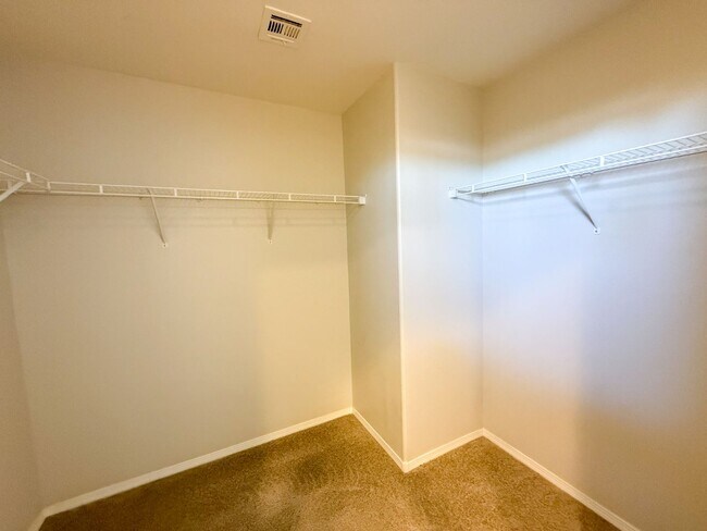 Building Photo - Charming 3/BD 2.5/ BA Home in Centennial with Spacious Backyard