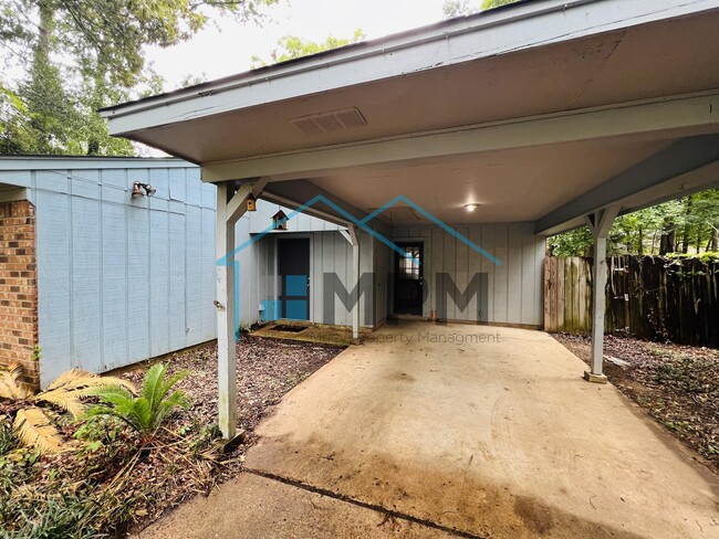 Building Photo - 124 Hardwood Dr