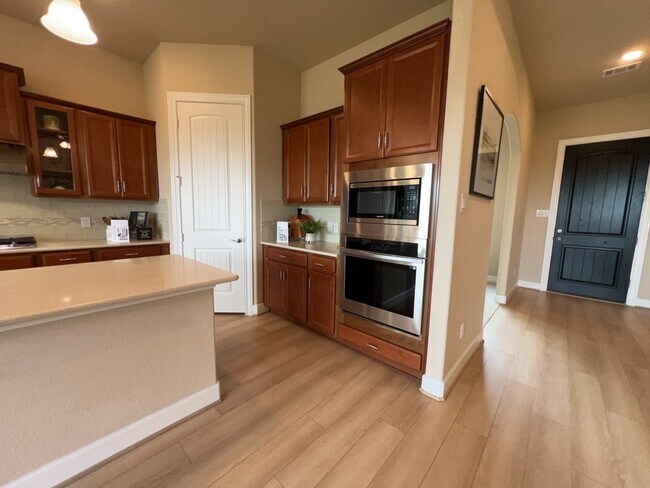 Building Photo - 5602 Caracara St