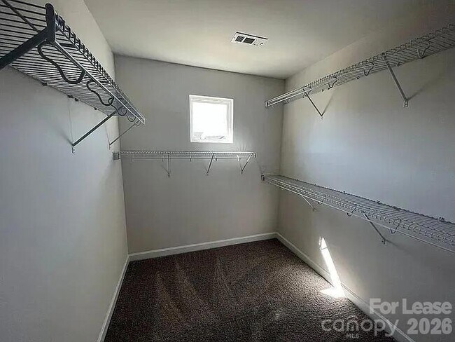 Building Photo - 2027 Tears Ln