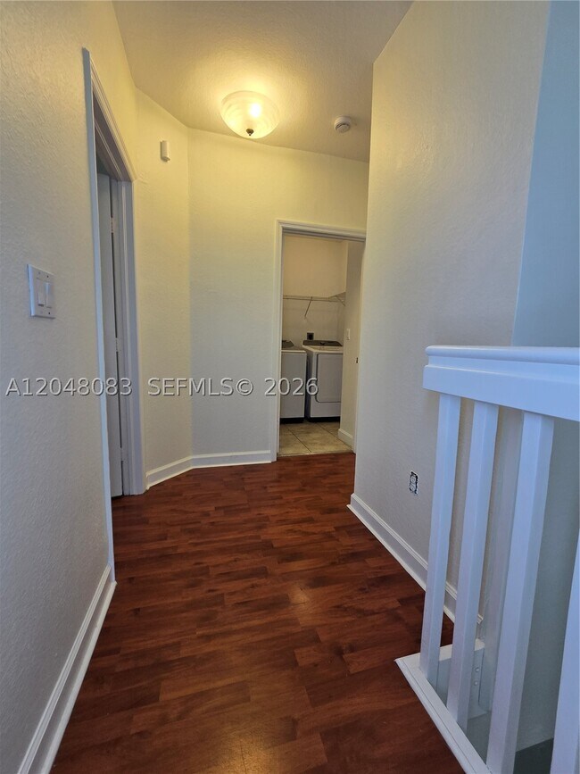 Building Photo - 14758 SW 9th Ln