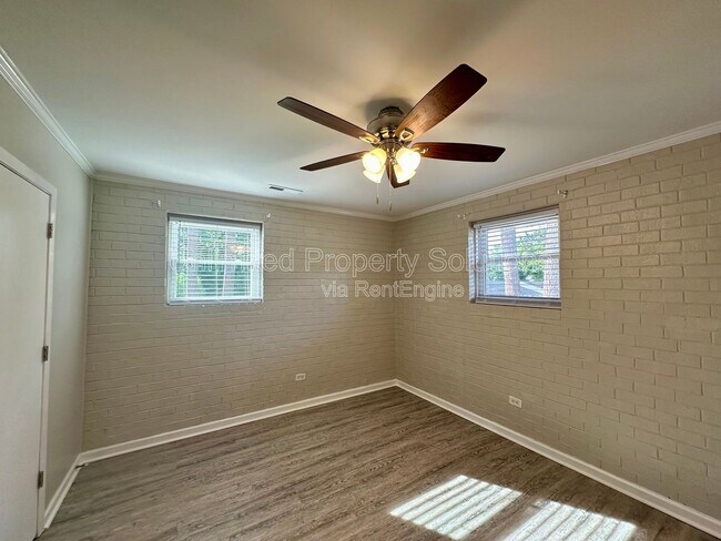 Building Photo - 119 Gaddy Dr