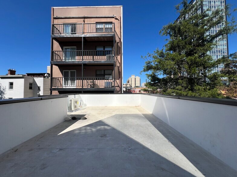 Unit 2B - 46 Van Reipen Ave