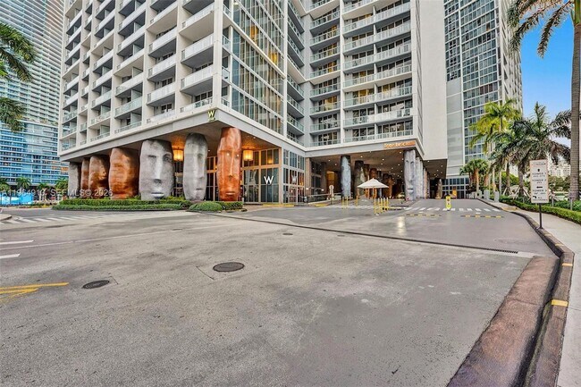 Building Photo - 465 Brickell Ave