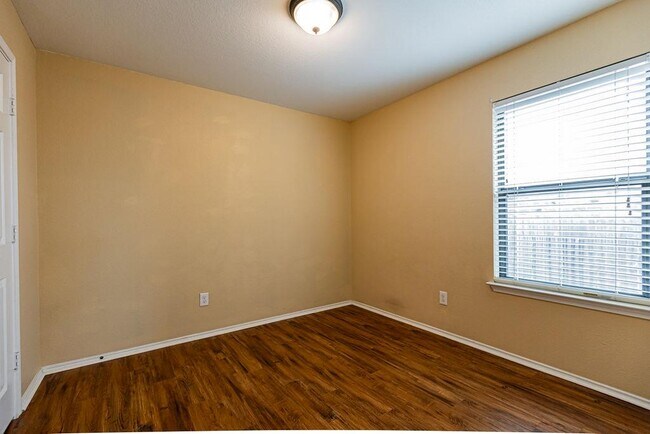 Building Photo - 2019 Woodway Dr