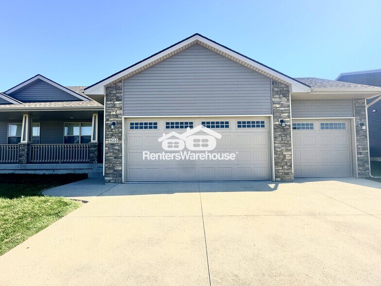 Building Photo - 9664 Alderwood Dr