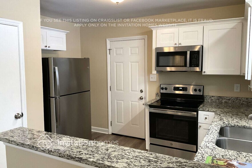 Building Photo - 1300 Shannonhouse Dr