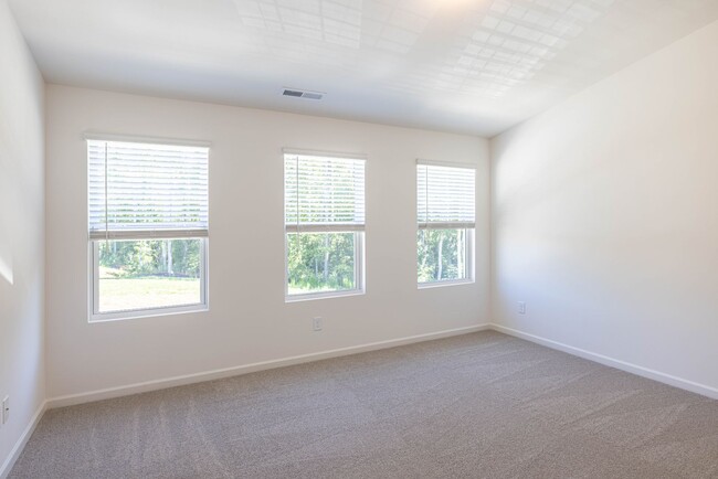 Building Photo - 1 Year Old 2-Bedroom Townhome in Lowell (M...