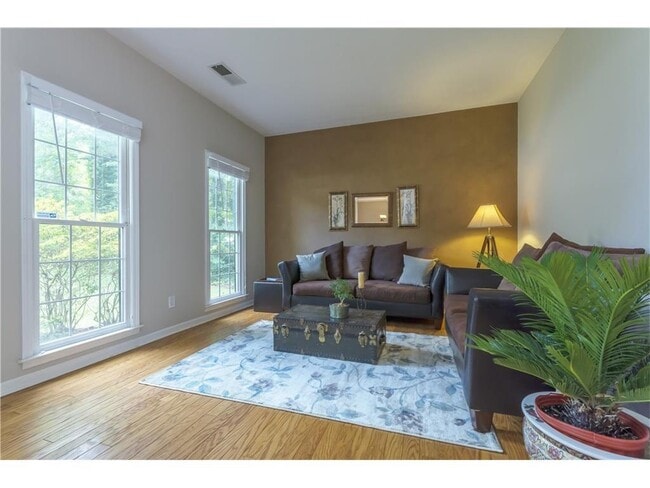 Building Photo - 2807 Forest Wood Dr