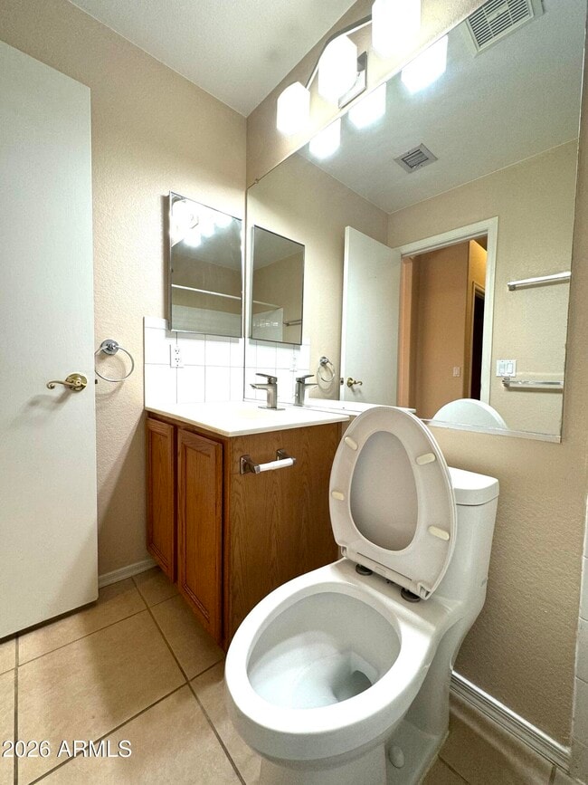 Building Photo - 629 N Kenneth Pl