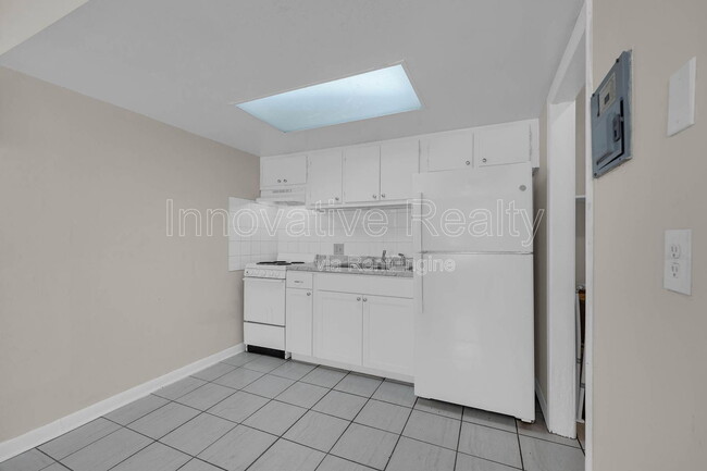 Building Photo - 5113 Curry Ford Rd