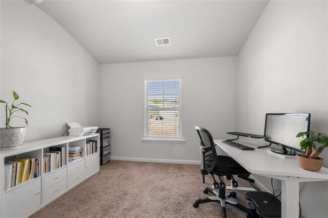 Building Photo - 925 Lakehaven Ln