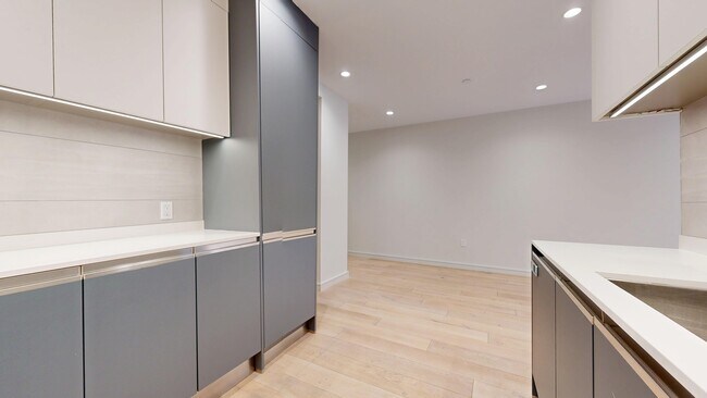 Building Photo - 606 Capp St