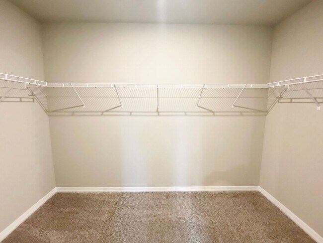 Building Photo - Beautiful Home for Rent in St Cloud