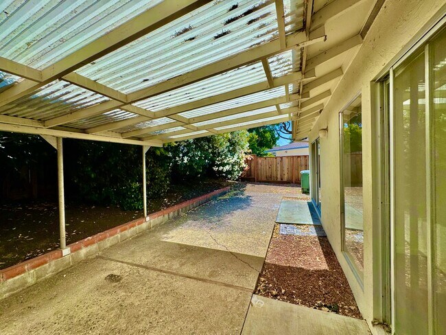 Building Photo - 772 Privet Ct