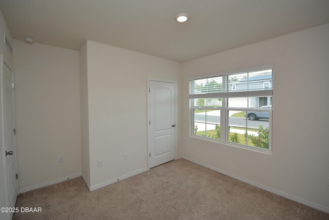 Building Photo - 285 Sunset Point Dr