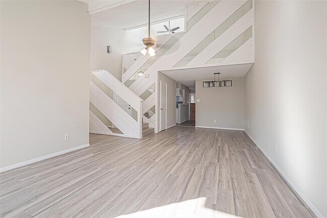 Building Photo - 9393 Westwood Village Dr