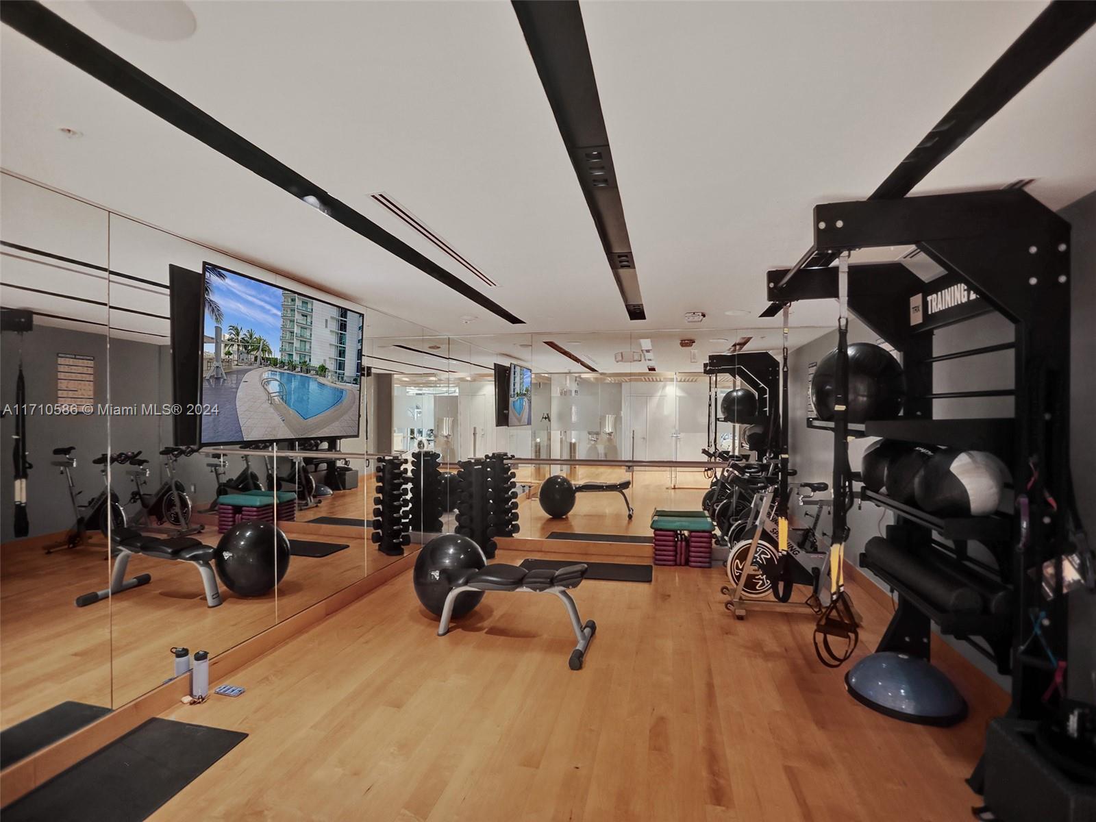 Building Photo - 900 Biscayne