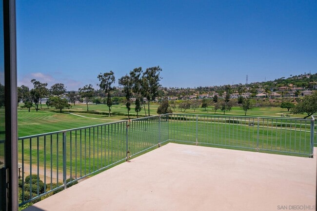 Building Photo - 2544 Navarra Dr