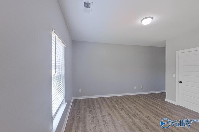 Building Photo - 30 HAWK LN