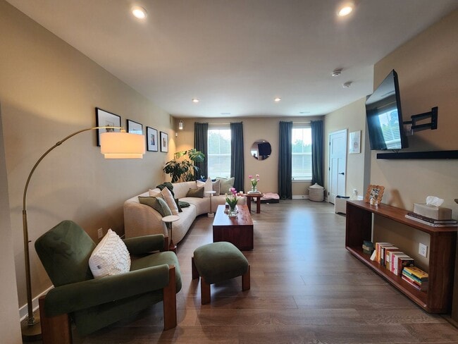 Building Photo - 3 Story Townhome near Concord Mills