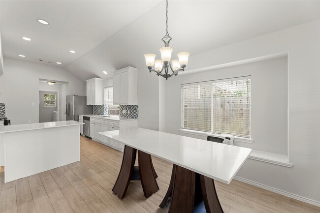 Building Photo - 20211 Black Canyon Dr