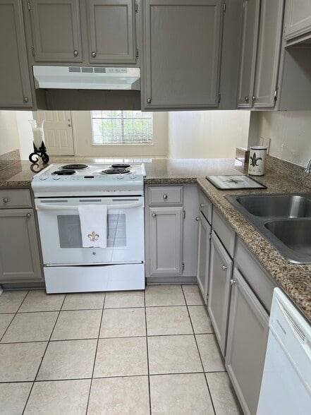 Building Photo - 7091 Perkins Place Ct