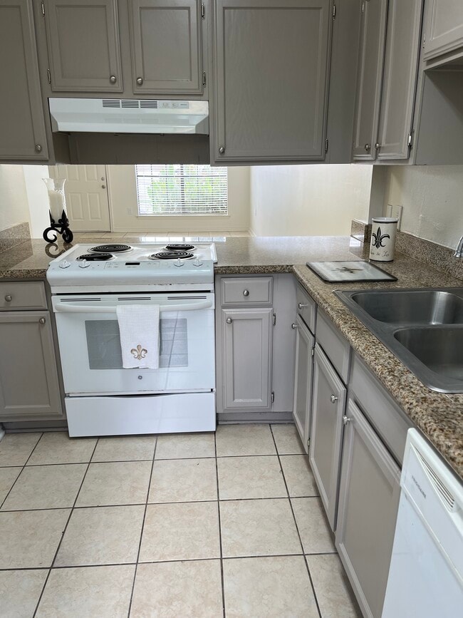 Building Photo - 7091 Perkins Place Ct