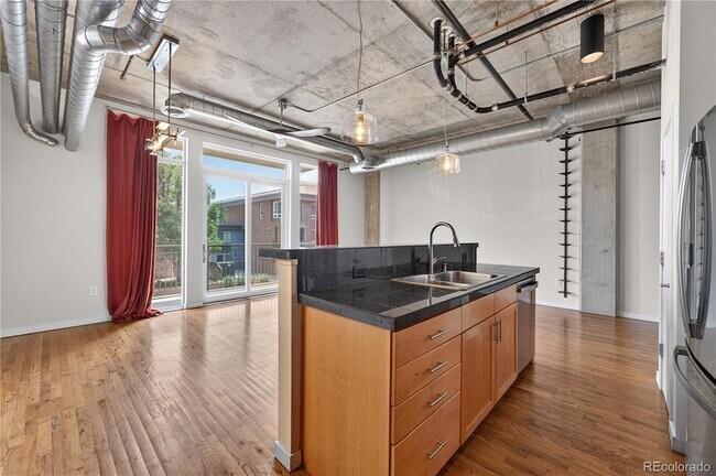 Building Photo - 3201 Shoshone St