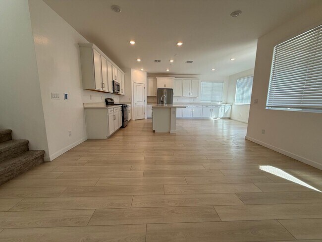 Building Photo - 17760 W Cassia Way