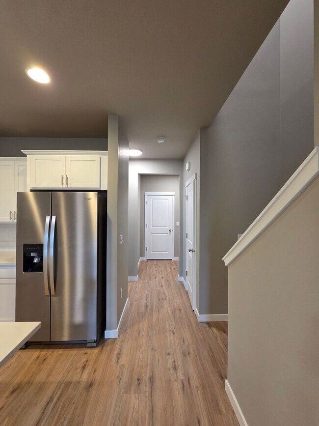 Building Photo - Brand New Large 2 bedroom 2.5 Bathrooms in Centralia