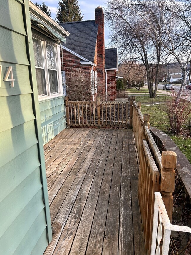 Building Photo - 74 Matthews St