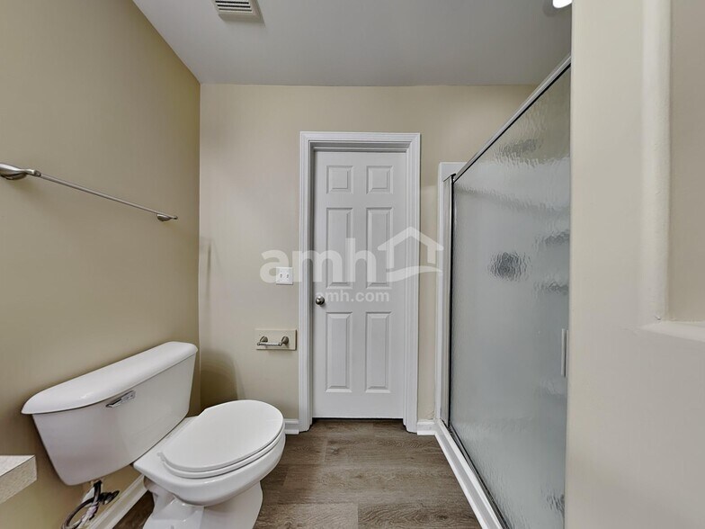 Building Photo - 38 Lake Shore Blvd