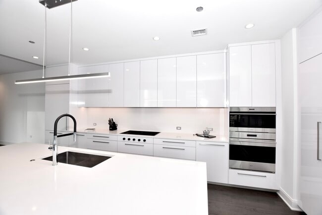 Building Photo - 60 E Randolph St