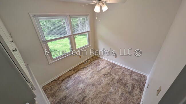 Building Photo - 3/2 House W/ Basement Garage/Storage