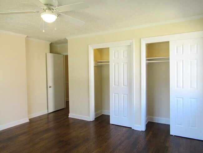 Building Photo - 38 Thelma-3 bedroom, 2 bath- ALICE DRIVE AREA