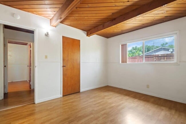 Building Photo - 335 Raffetto Dr
