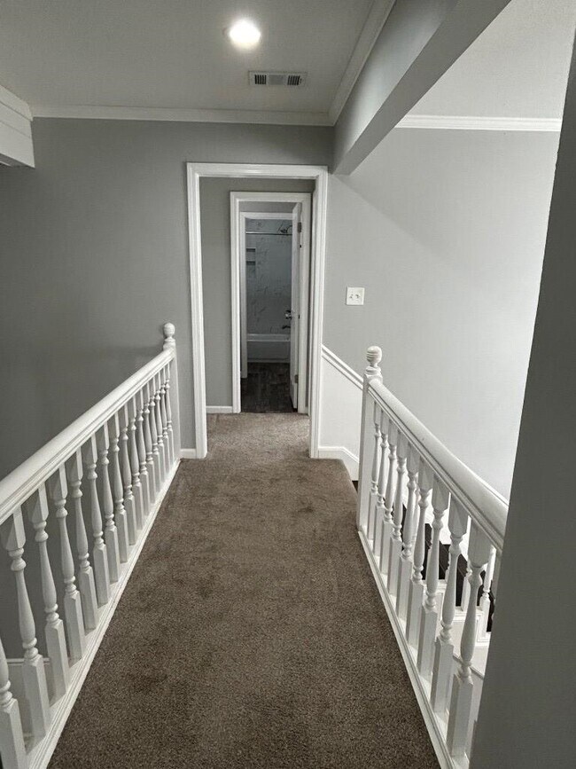 Building Photo - 496 Quail Crest Dr