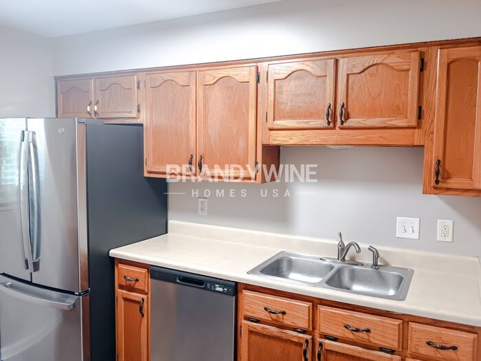 Building Photo - 6895 Southknoll Ave