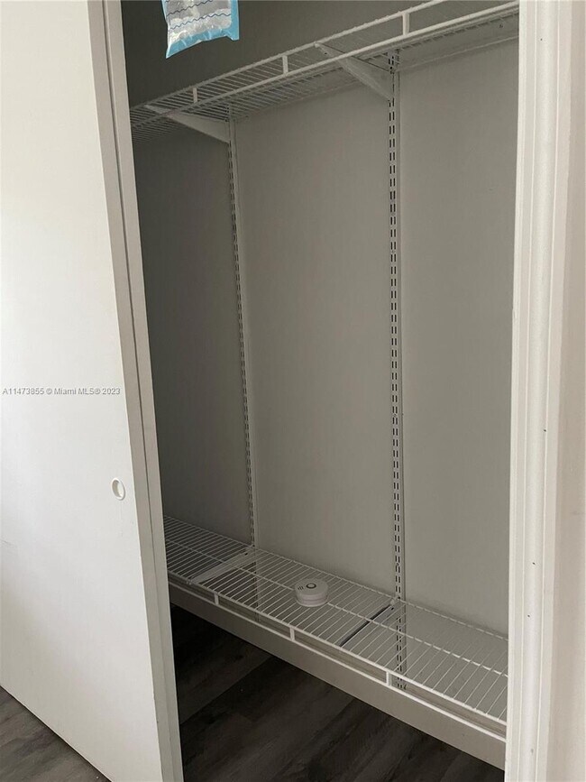 Building Photo - 11586 Royal Palm Blvd