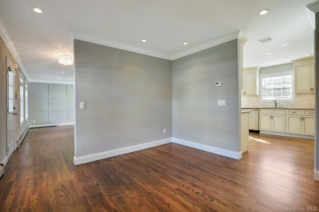 Building Photo - 32 Delamere St