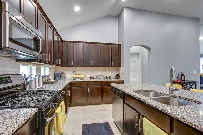 Building Photo - 16508 Pallazo Dr