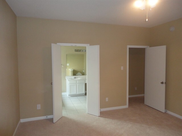 Building Photo - 1631 Laura Anne Dr
