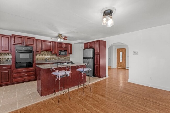 Primary Photo - Charming 4-bedroom, 2-bath