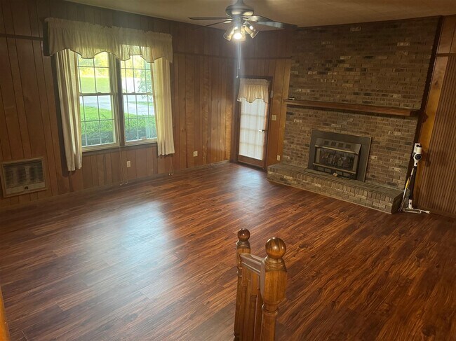 Building Photo - 9625 KY-185