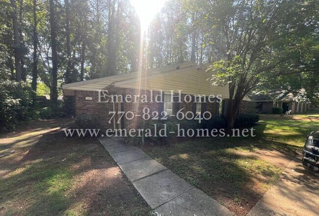 Primary Photo - FINALLY a 3 bedroom 2 bath ranch duplex av...