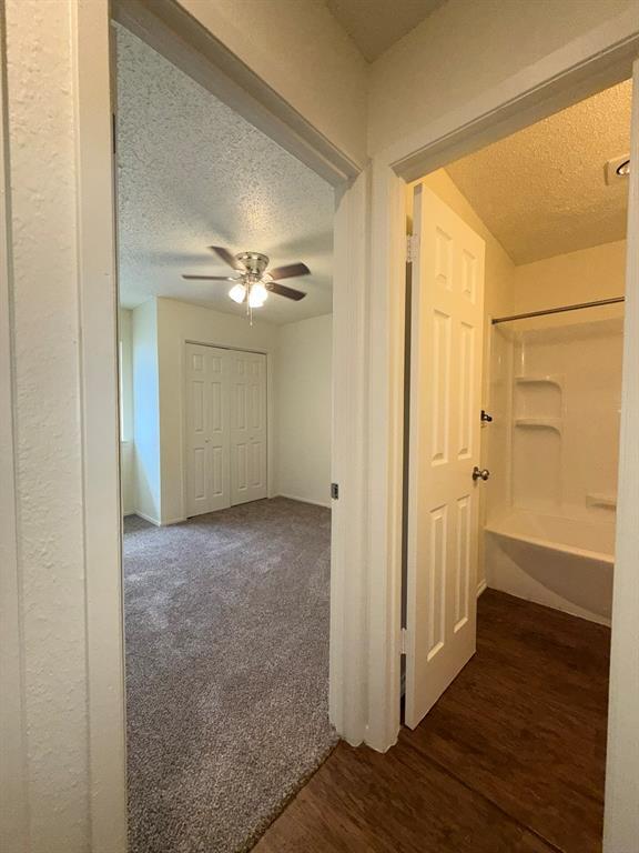 Building Photo - 5501 Rose Hill Cir