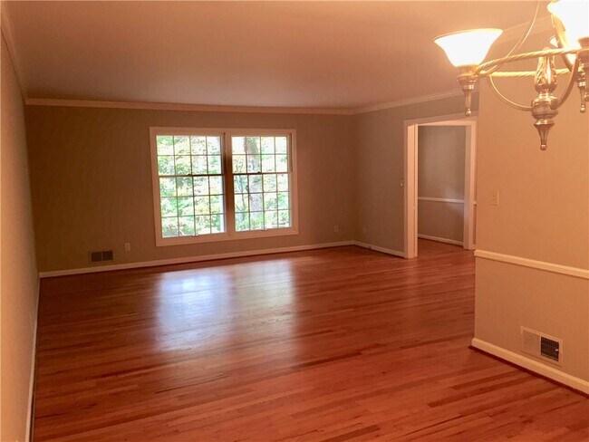 Building Photo - 4625 Kings Down Rd