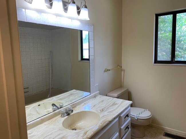 Building Photo - 217 Eisenhower Dr